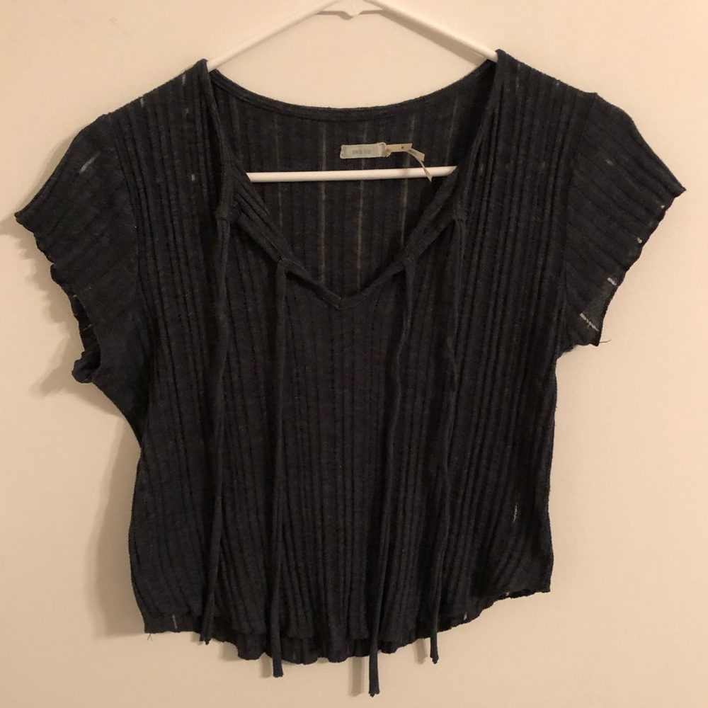 Gray cropped tee